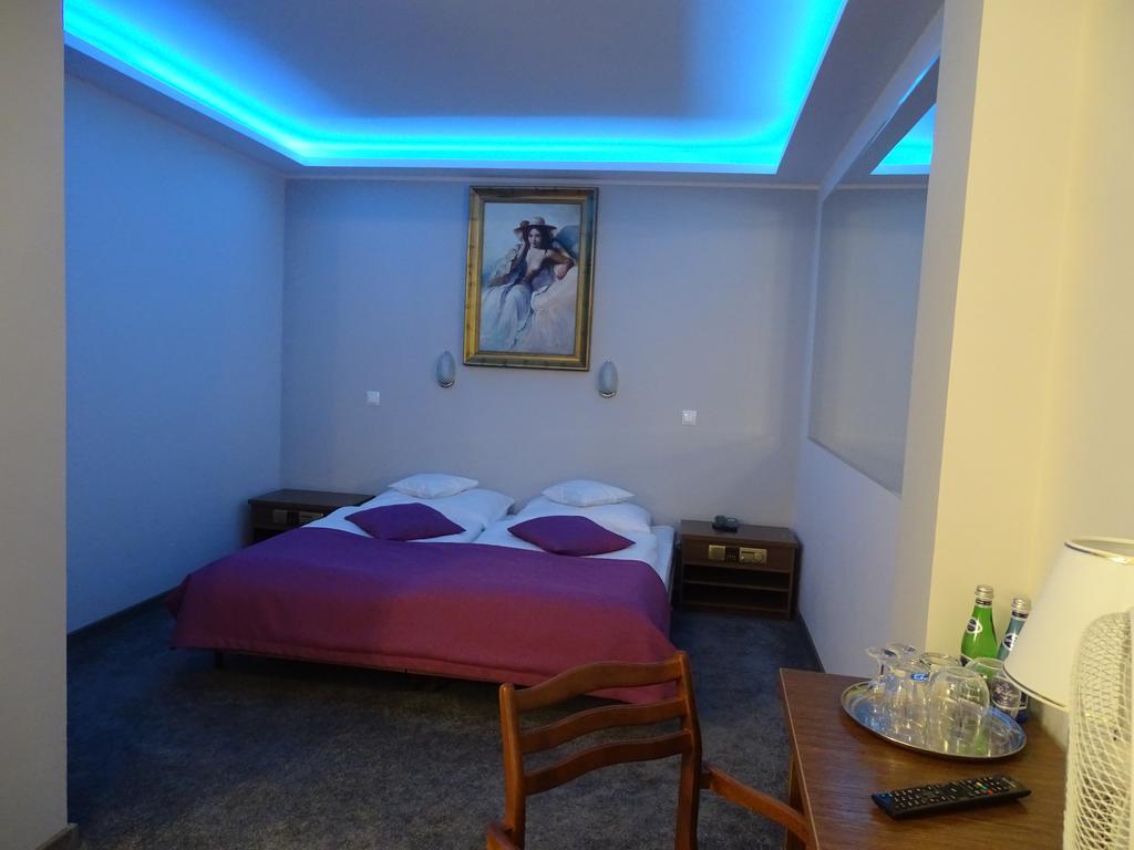 Motel 2000 스테시프 외부 사진